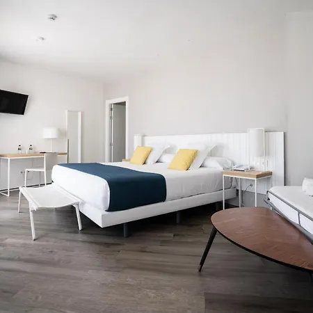 Agaro Hotel