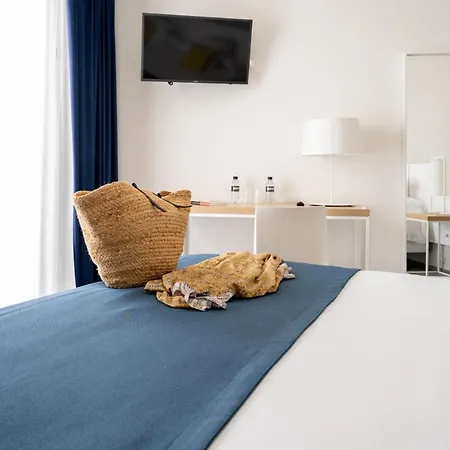 Agaro Hotel