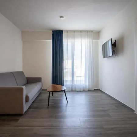 Agaro Hotel